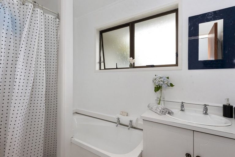 Photo of property in 94 Tuhikaramea Road, Dinsdale, Hamilton, 3204