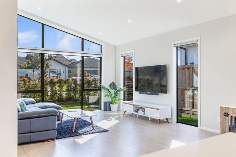 Photo of property in 74 Vinistra Road, Huapai, Kumeu, 0810