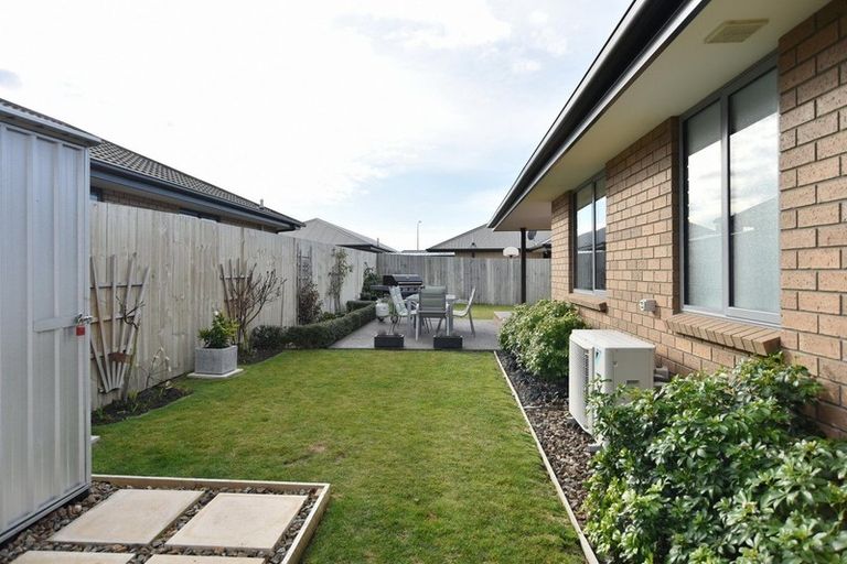 Photo of property in 2 Grasmere Close, Rangiora, 7400