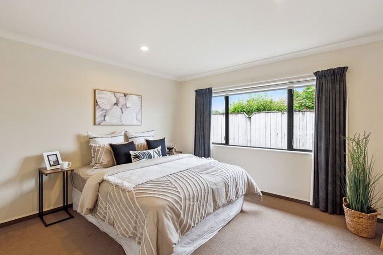 Photo of property in 26 Quadrant Heights, Paraparaumu, 5032