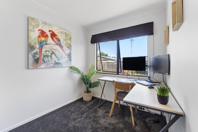 Photo of property in 23 Pukeko Street, Paraparaumu, 5032