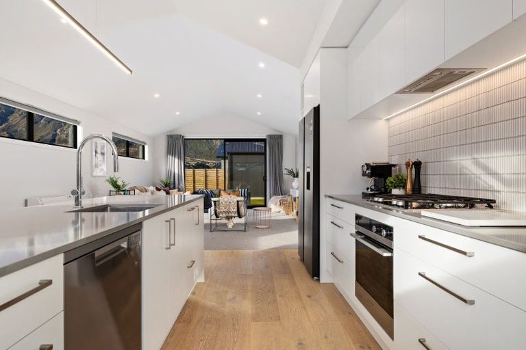 Photo of property in 91 Drysdale Road, Jacks Point, 9371