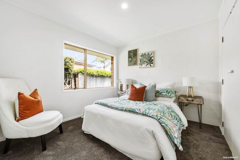 Photo of property in 4/236 Te Atatu Road, Te Atatu South, Auckland, 0610