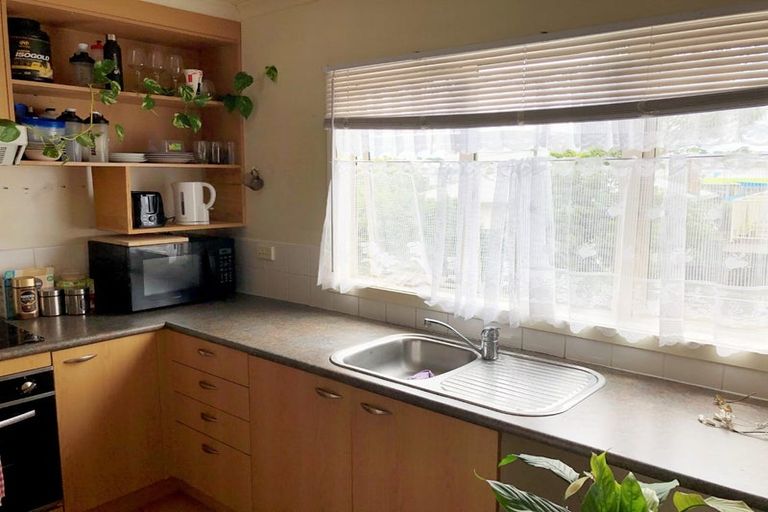 Photo of property in 6/4 Keeling Road, Henderson, Auckland, 0612