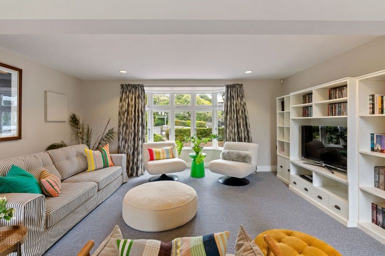 Photo of property in 43 Nicholson Road, Khandallah, Wellington, 6035