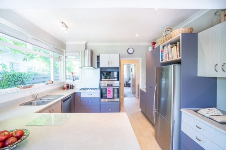 Photo of property in 36 Churchill Avenue, Hokowhitu, Palmerston North, 4410