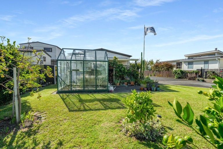 Photo of property in 102 Mark Street, Whangamata, 3620