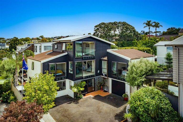Photo of property in 1/36 Seaview Road, Castor Bay, Auckland, 0620