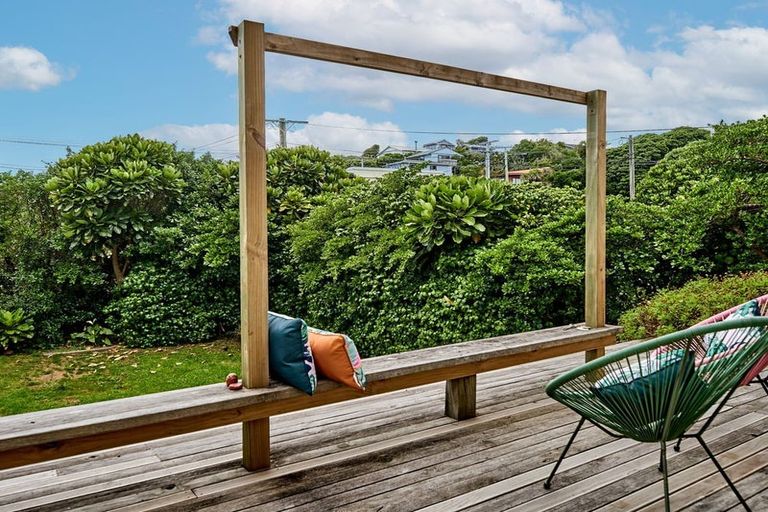 Photo of property in 4 Tangahoe Street, Paekakariki, 5034