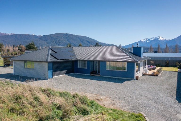 Photo of property in 11 Breaksea Street, Te Anau, 9600