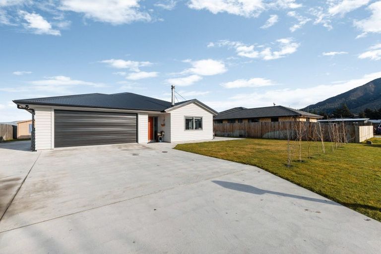 Photo of property in 48 Little Maude Drive, Lake Hawea, Wanaka, 9382