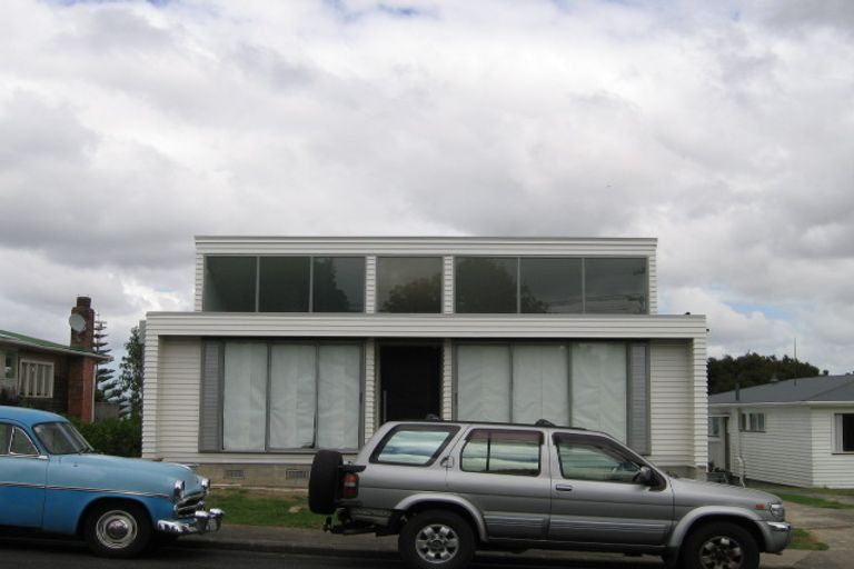 Photo of property in 23a Beach Haven Road, Beach Haven, Auckland, 0626