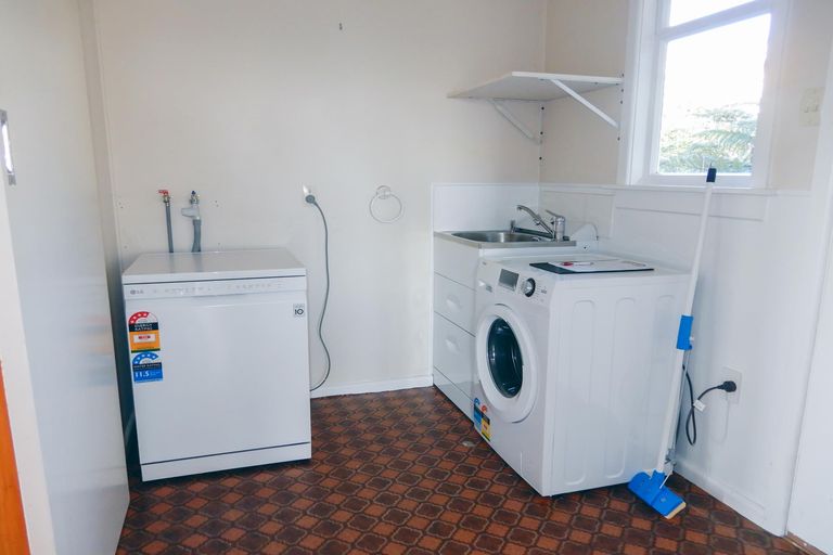 Photo of property in 11 Arrow Crescent, Holmes Hill, Oamaru, 9401