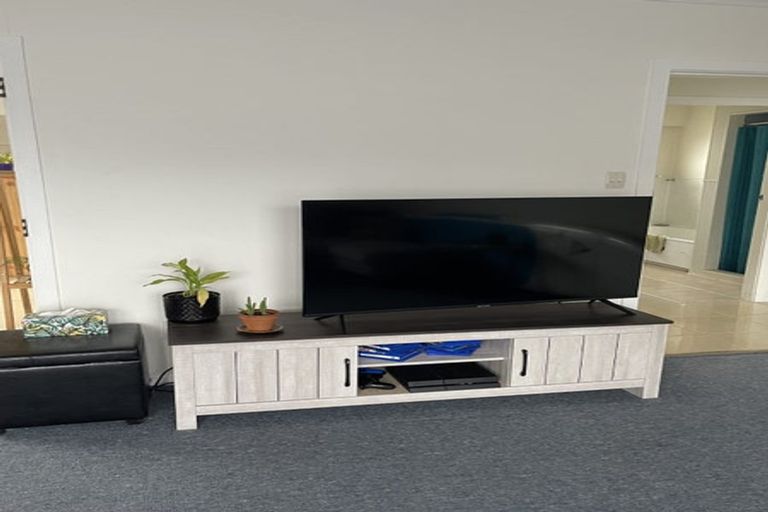 Photo of property in 2/29 Priscilla Crescent, Kingston, Wellington, 6021