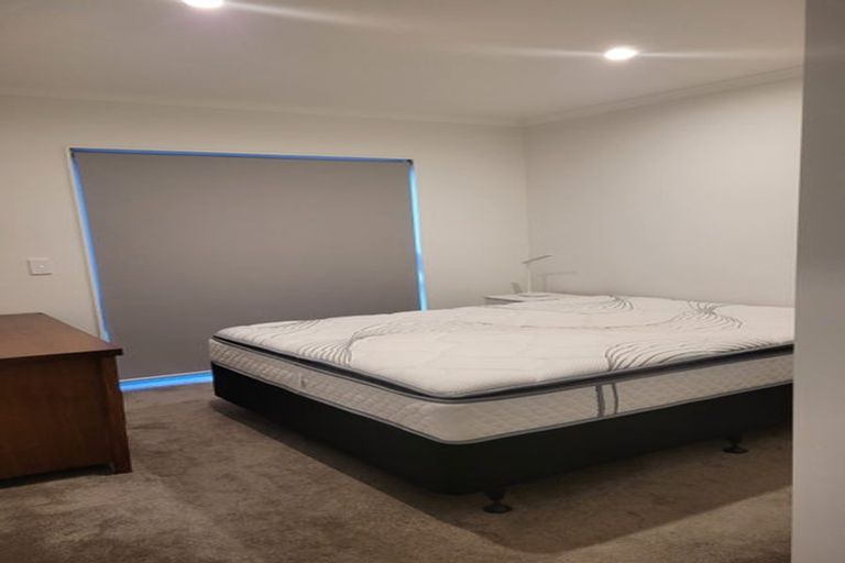 Photo of property in 16 Kutukutu Street, Takanini, 2112