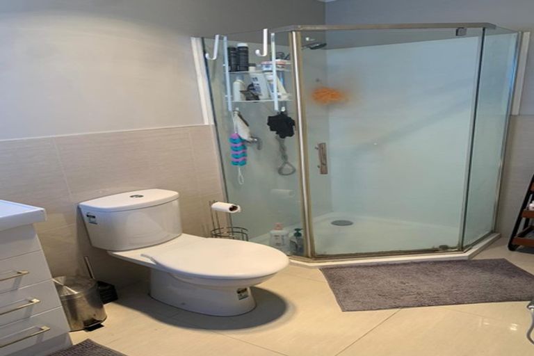 Photo of property in 2/69 Mcintyre Road, Mangere Bridge, Auckland, 2022