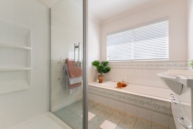 Photo of property in 10 Harvest Court, Paraparaumu, 5032