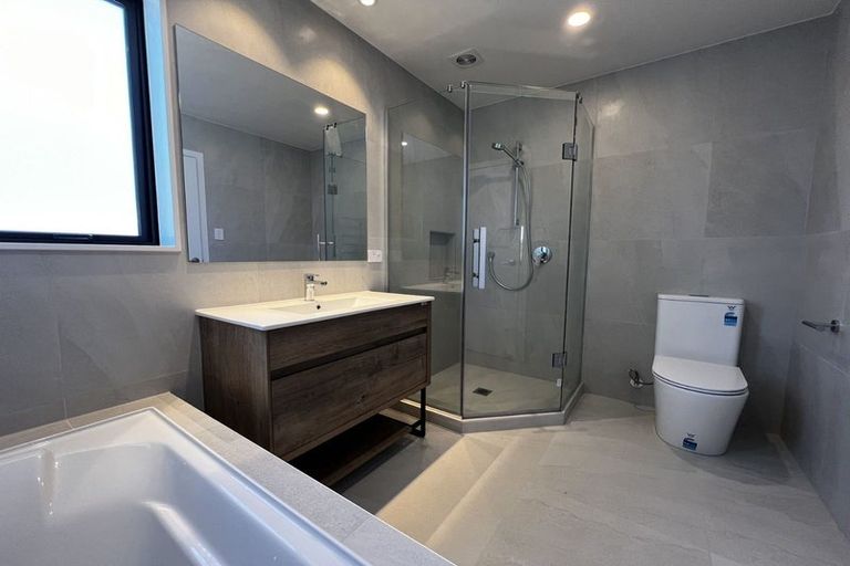 Photo of property in 7a Hinau Street, New Lynn, Auckland, 0600