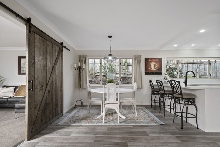 Photo of property in 15 Rochester Place, Bethlehem, Tauranga, 3110