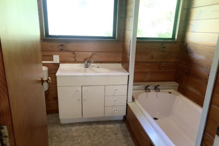 Photo of property in 21 Rondane Place, Tirohanga, Lower Hutt, 5010