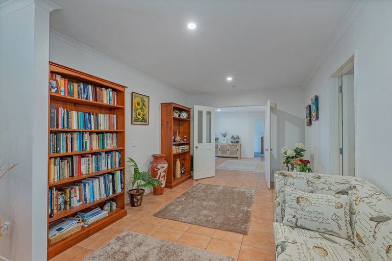 Photo of property in 51 Cholmondeley Crescent, Whitianga, 3510