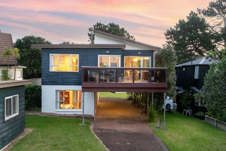 Photo of property in 137 Patuwai Drive, Whangamata, 3620