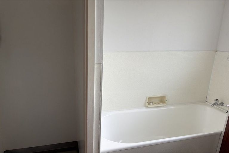 Photo of property in 121a Otumoetai Road, Brookfield, Tauranga, 3110