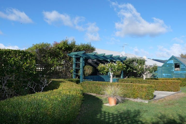Photo of property in 69 Guildford Drive, Paraparaumu, 5032