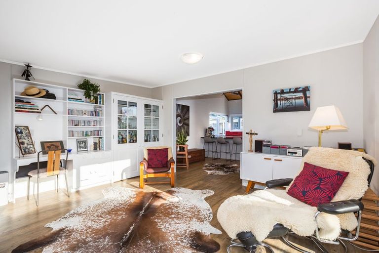 Photo of property in 13 Fleetwood Grove, Waikanae, 5036