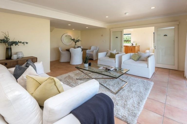 Photo of property in 58 Marine Parade, Mellons Bay, Auckland, 2014