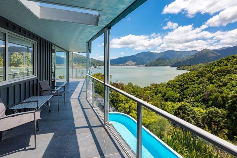 Photo of property in 251 Queen Charlotte Drive, Havelock, Picton, 7281