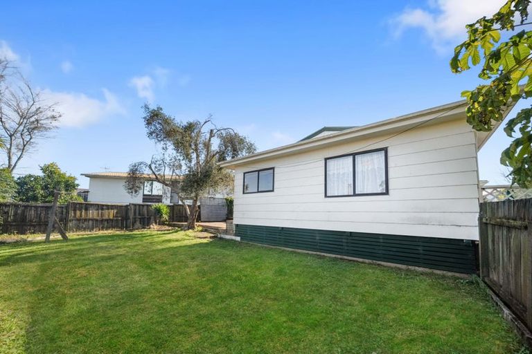 Photo of property in 1 Dalmahoy Place, Wattle Downs, Auckland, 2103