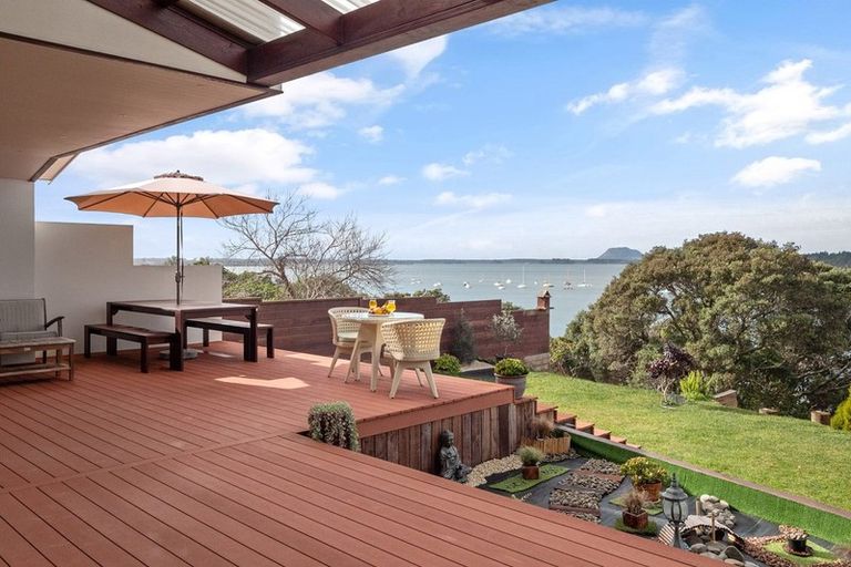 Photo of property in 69 Omokoroa Road, Omokoroa, 3114