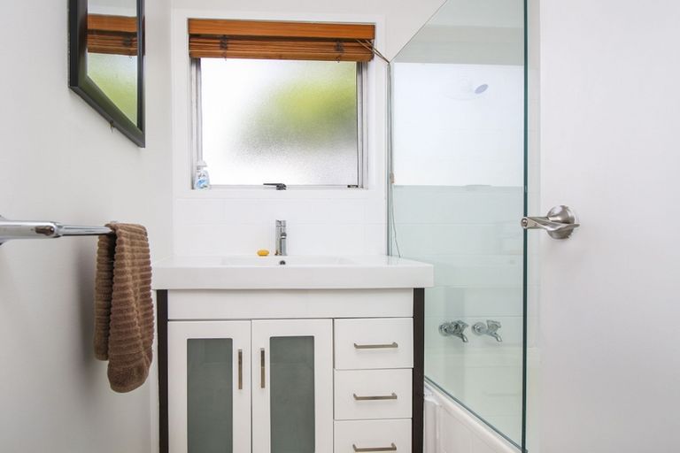 Photo of property in 1/47 Moire Road, Massey, Auckland, 0614