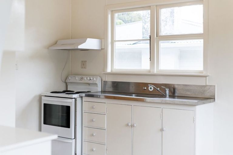 Photo of property in 171 Sievers Grove, Cannons Creek, Porirua, 5024