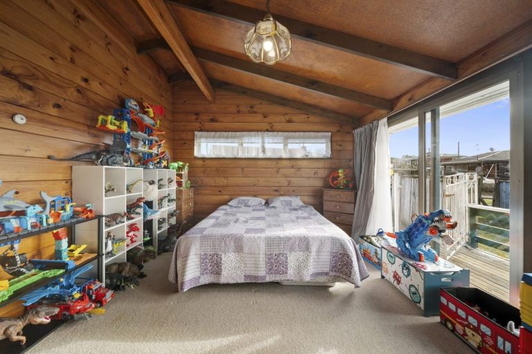 Photo of property in 27 Orams Road, Hillpark, Auckland, 2102