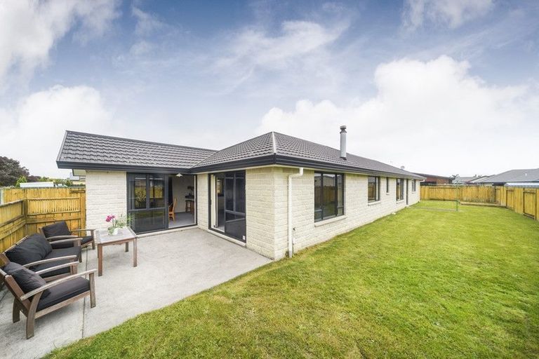 Photo of property in 20 Boston Parade, Kelvin Grove, Palmerston North, 4414