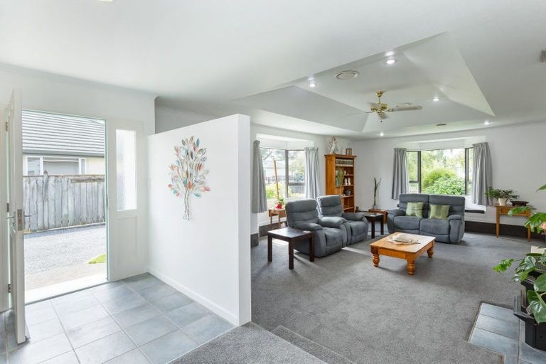 Photo of property in 9 Oak View Place, Greytown, 5712