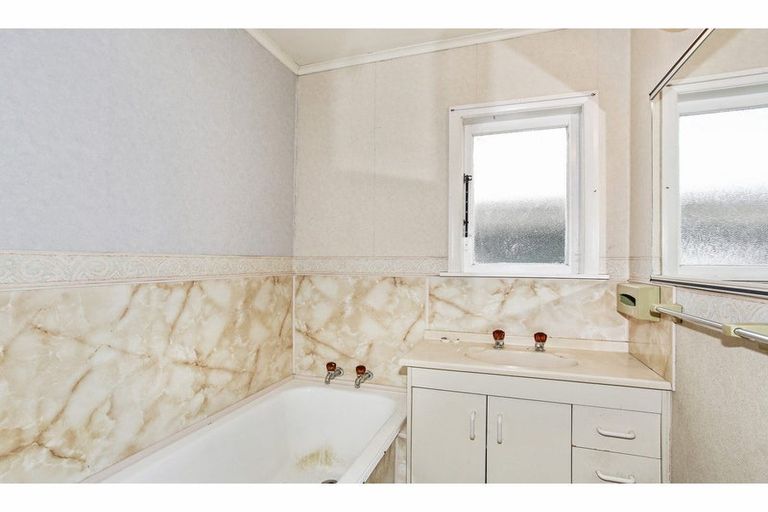 Photo of property in 1/38 Valentine Street, Papakura, 2110