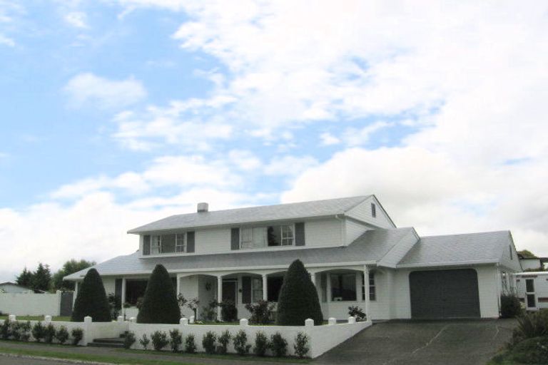 Photo of property in 16 Hilden Place, Hilltop, Taupo, 3330