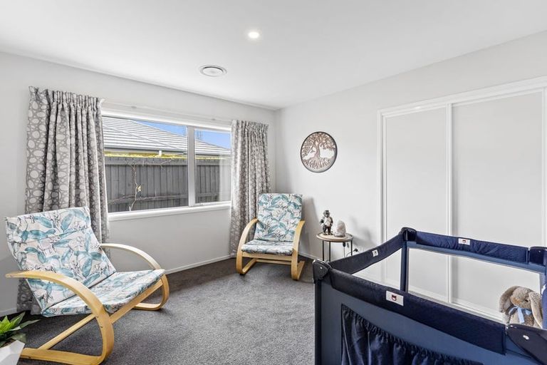Photo of property in 14 Weruweru Street, Marshland, Christchurch, 8083