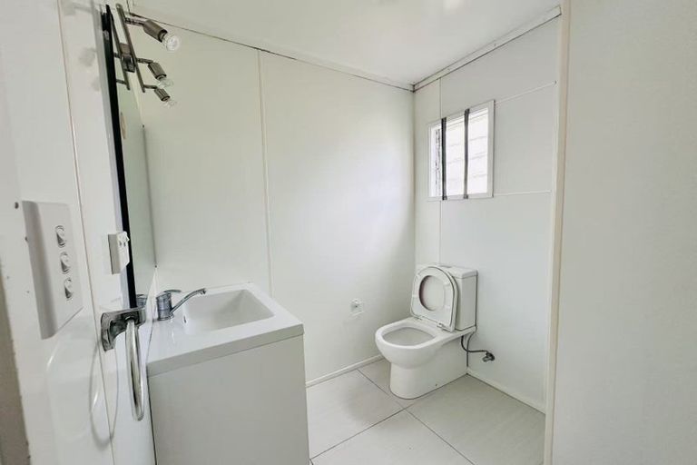 Photo of property in 2/137 Mokoia Road, Birkenhead, Auckland, 0626