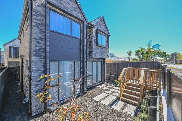 Photo of property in 151 Prince Regent Drive, Farm Cove, Auckland, 2012