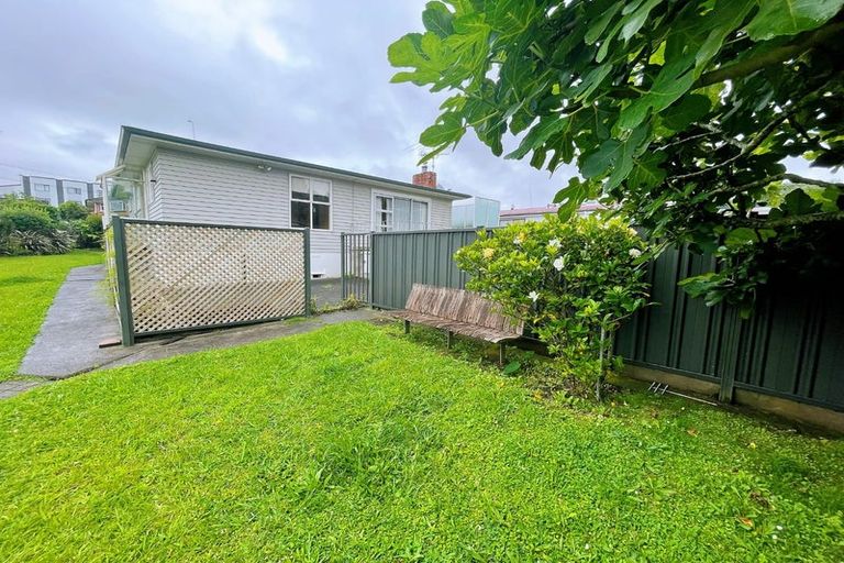 Photo of property in 22 Panama Road, Mount Wellington, Auckland, 1062