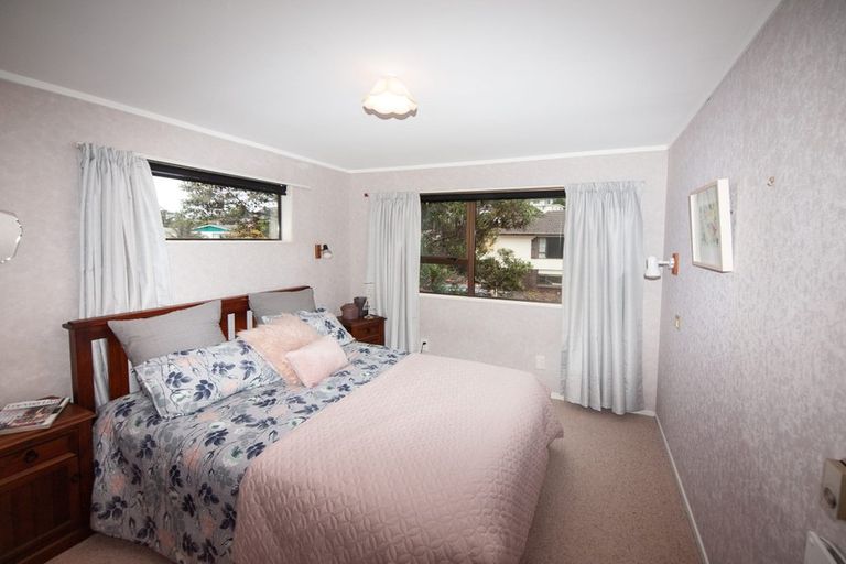 Photo of property in 40 Cortina Avenue, Johnsonville, Wellington, 6037