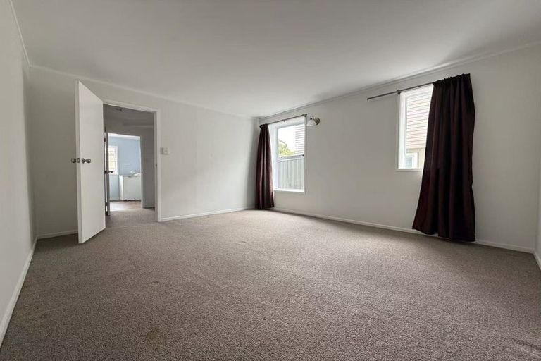 Photo of property in 74 Marlborough Avenue, Glenfield, Auckland, 0629