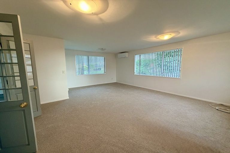 Photo of property in 2/30 Princes Street, Northcote Point, Auckland, 0627