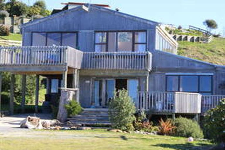 Photo of property in 30 Arthur Street, Tokomaru Bay, 4079