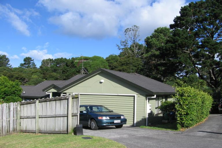 Photo of property in 84 Barbados Drive, Unsworth Heights, Auckland, 0632