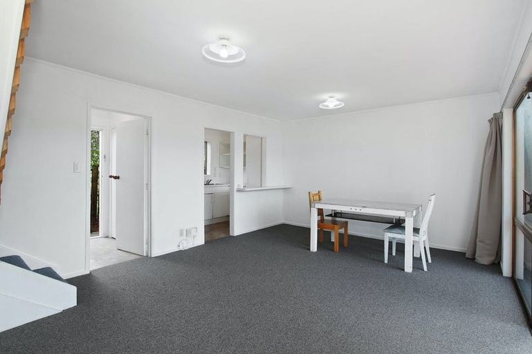 Photo of property in 7/18 Seabrook Avenue, New Lynn, Auckland, 0600